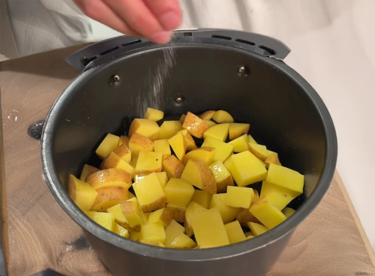 Lemon Herb Chicken with Creamy Garlic Dill Sauce & Roasted Potatoes