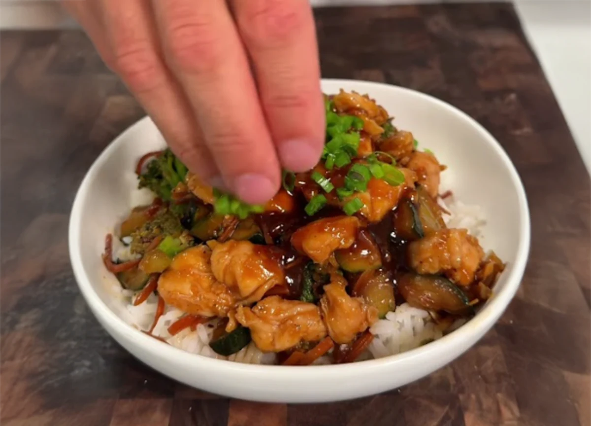 High Protein Spicy Honey Garlic Chicken Bowl