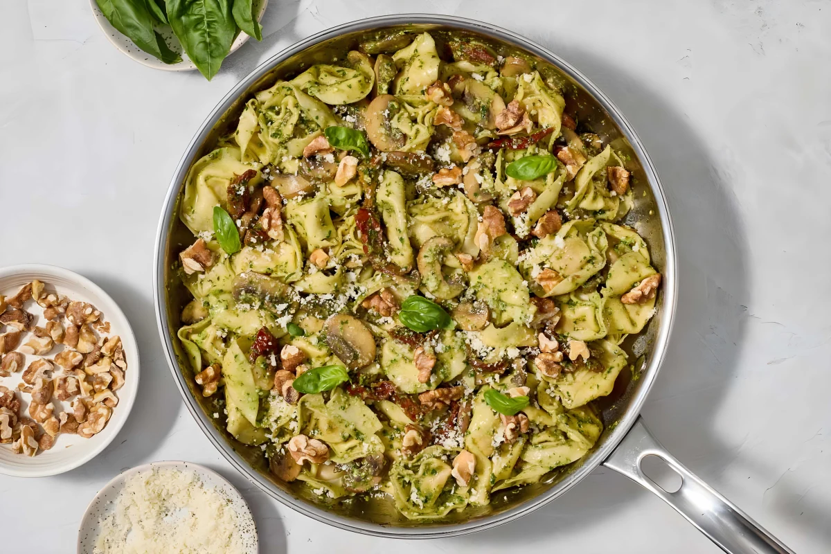 Creamy Pesto Tortellini
