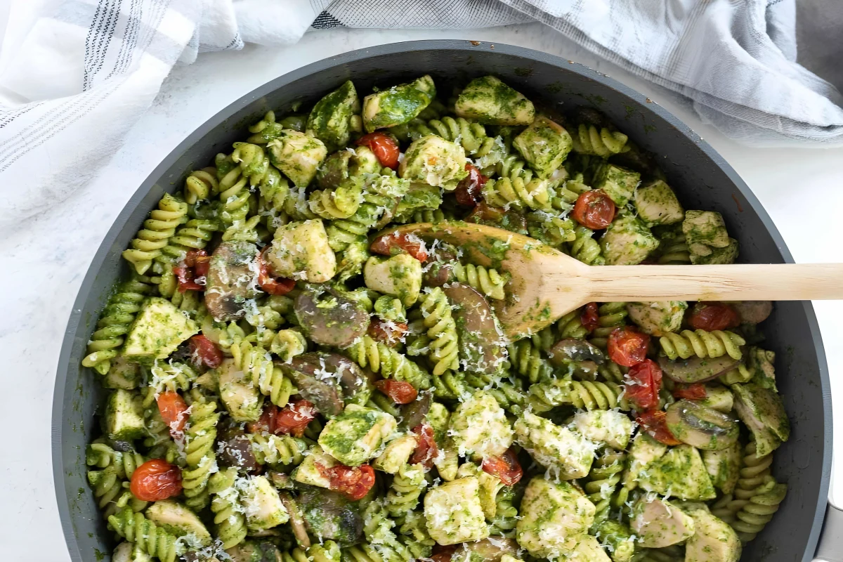 One Pot Chicken Pesto Pasta