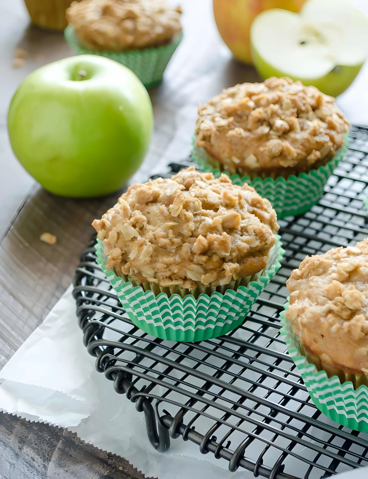 Apple Oatmeal Muffins