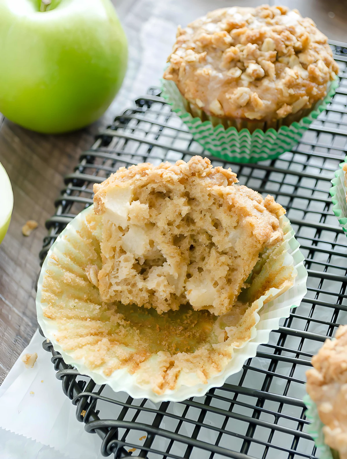 Apple Oatmeal Muffins