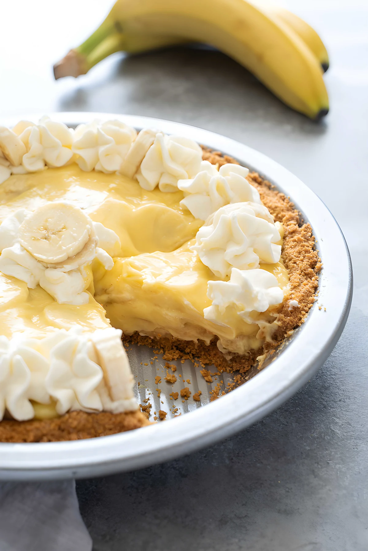 Banana Cream Pie with Graham Cracker Crust
