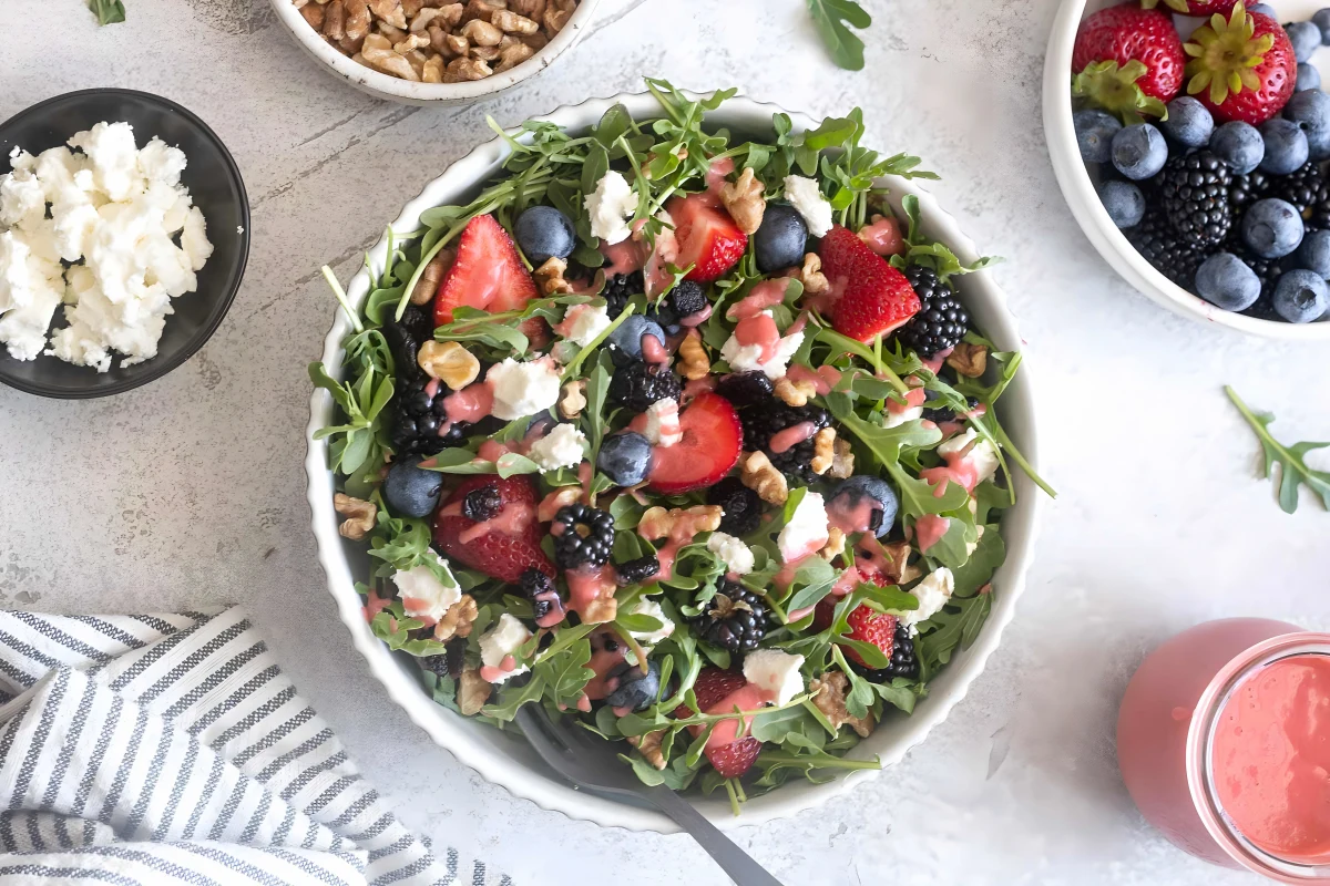 Berry Arugula Salad with Goat Cheese