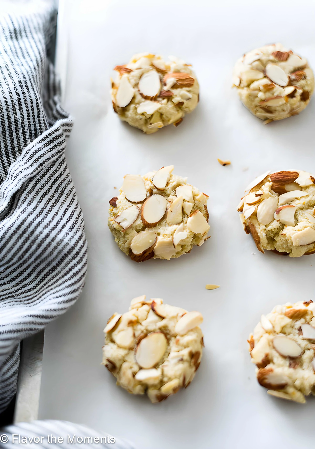 Greek Almond Cookies (Amygdalota)