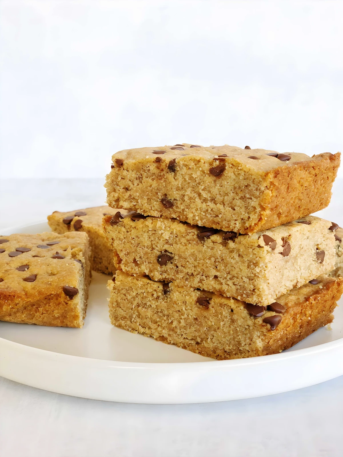 Vegan Blondies with Peanut Butter