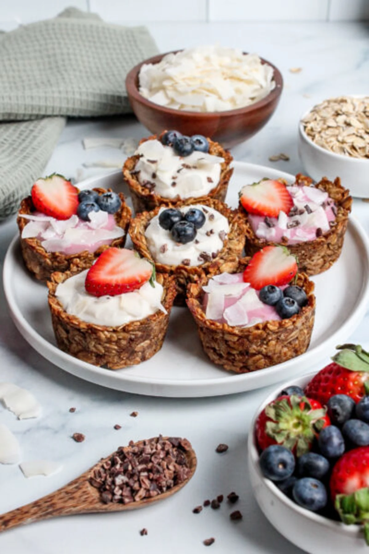 Oatmeal Cups with Acai Yogurt