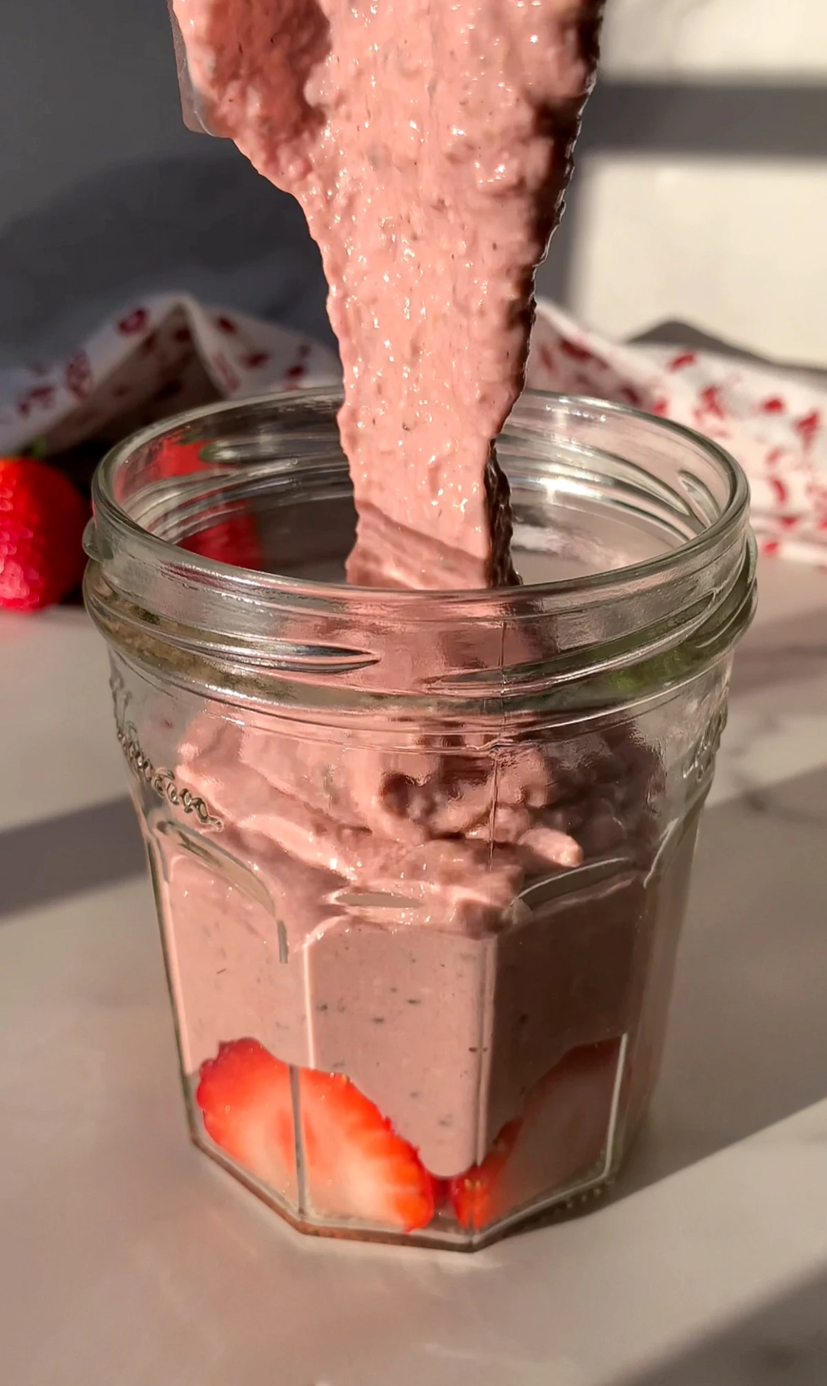 Chocolate Covered Strawberry Blended Overnight Oats
