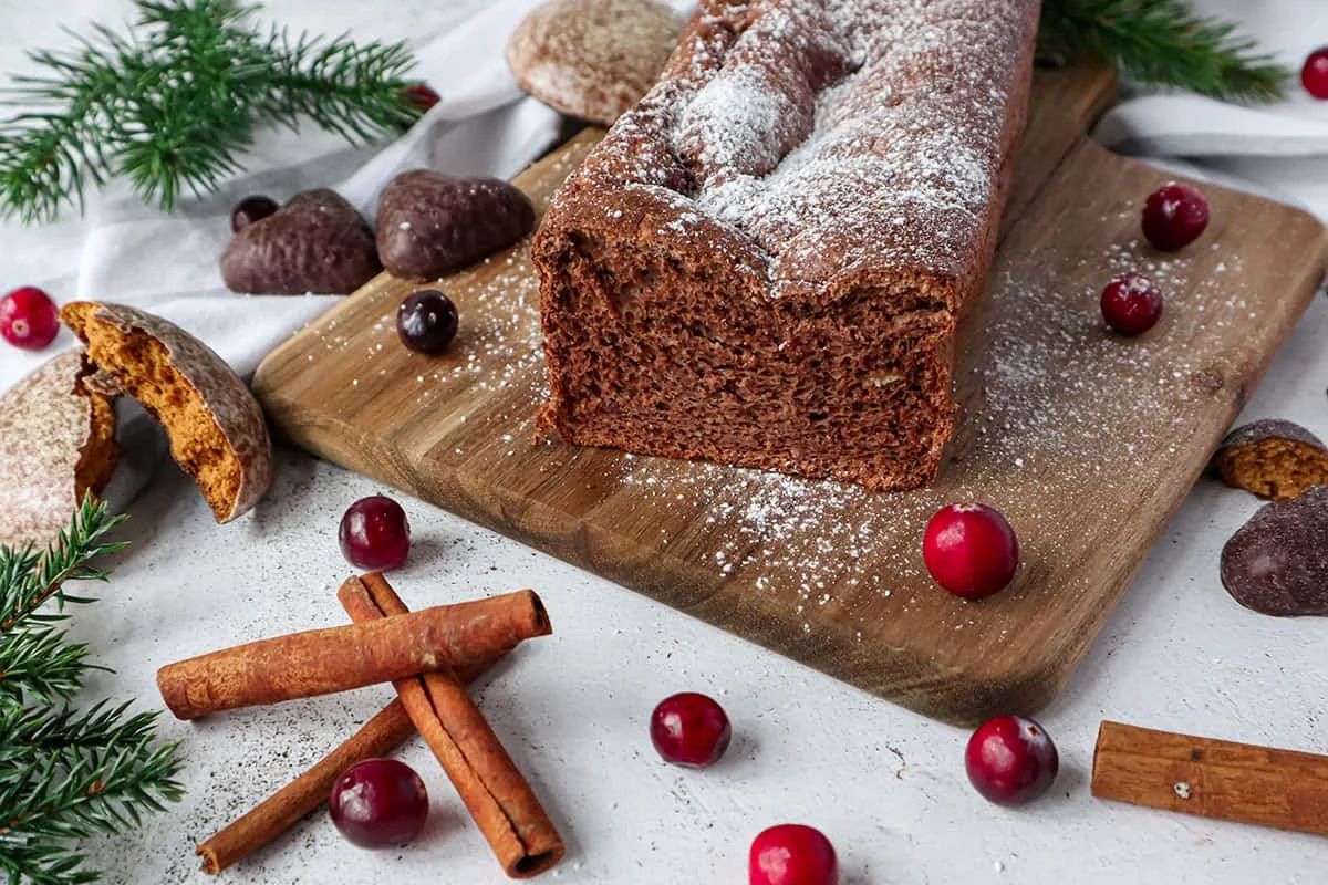 Low-Calorie Gingerbread Banana Bread
