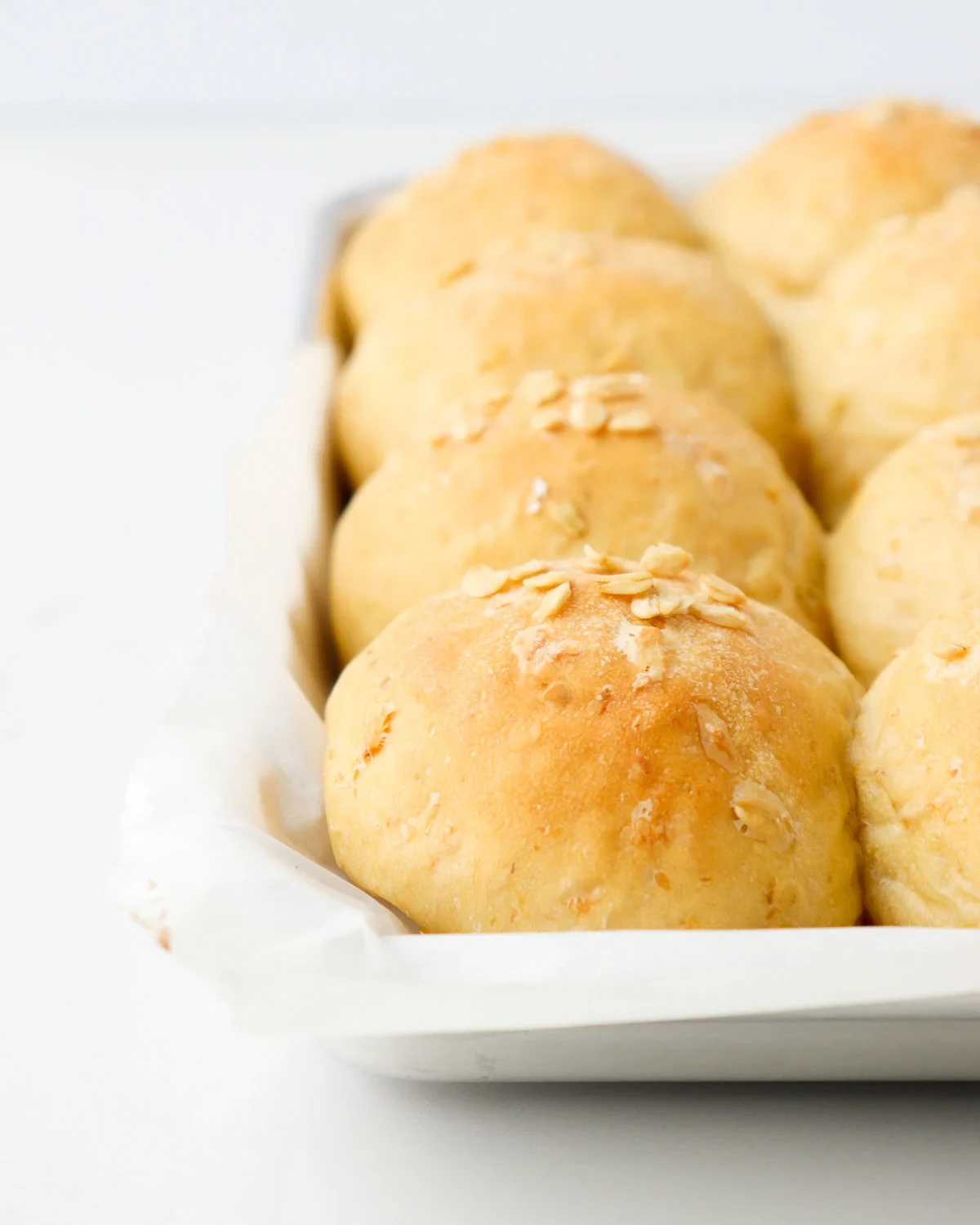 Oatmeal Dinner Rolls