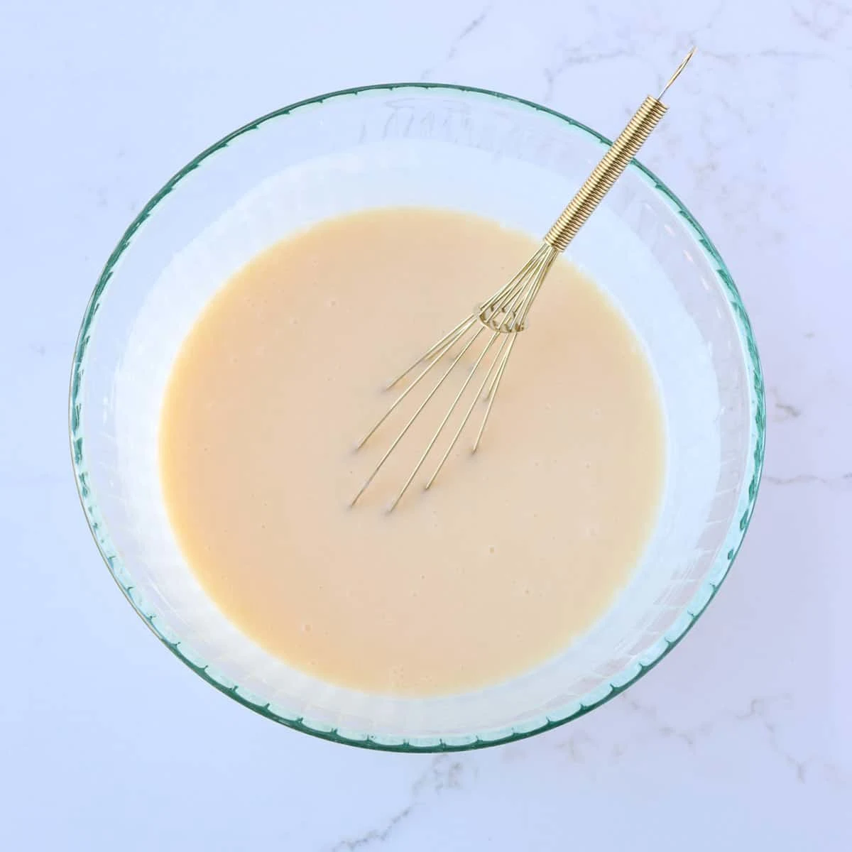 Easy Apple Spice Muffins (with applesauce)