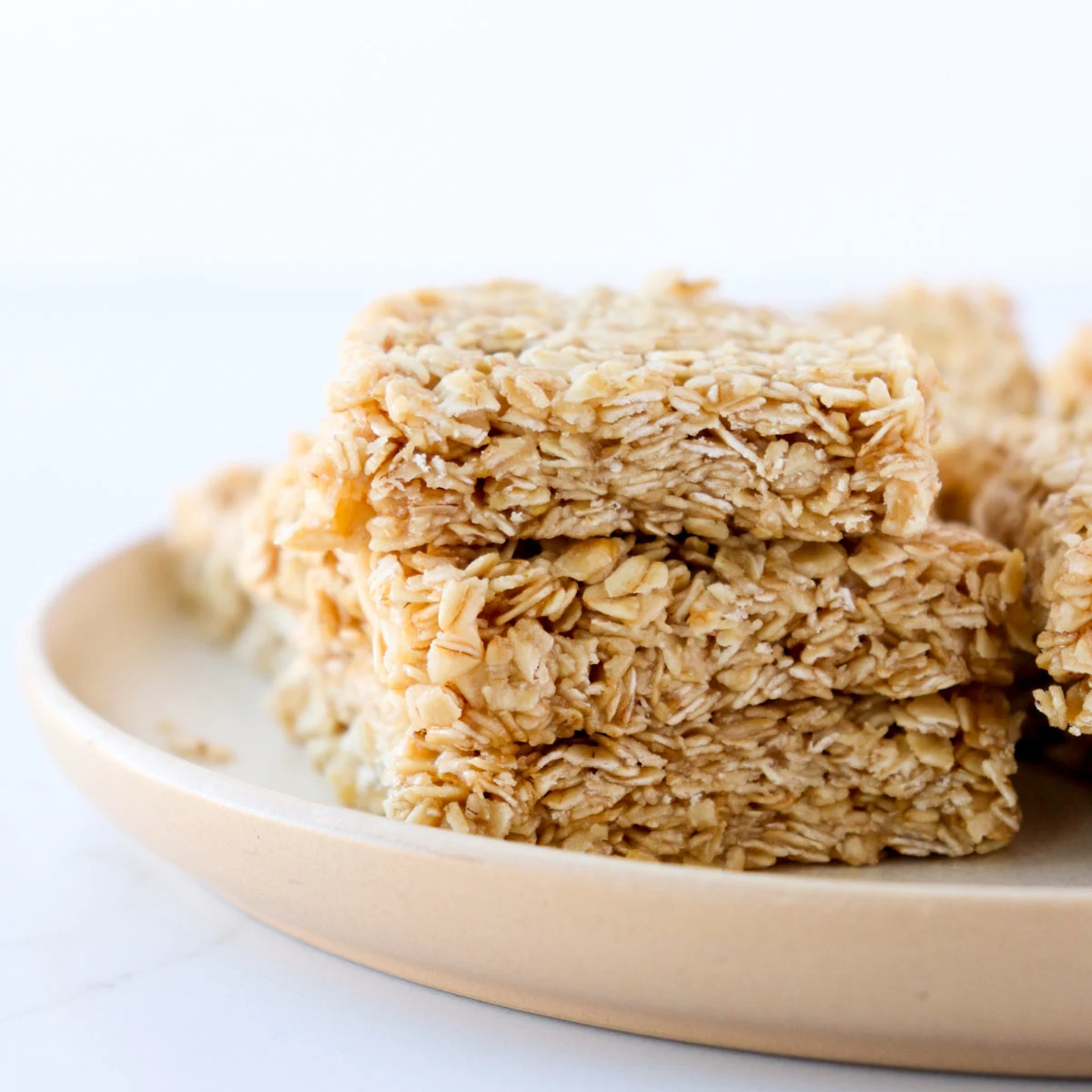 Copycat Starbucks Oat Bars (no-bake)