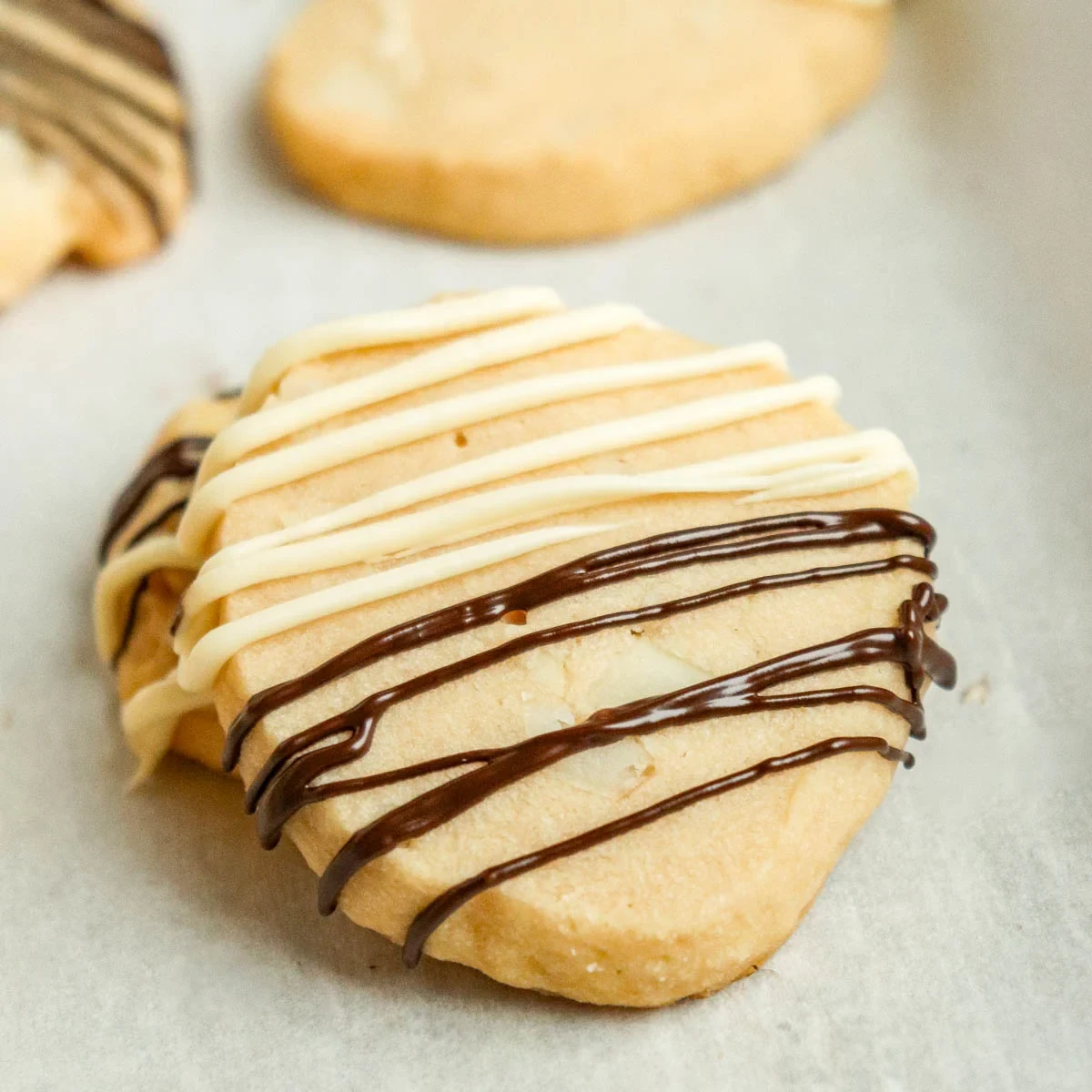 Macadamia Nut Shortbread Cookies