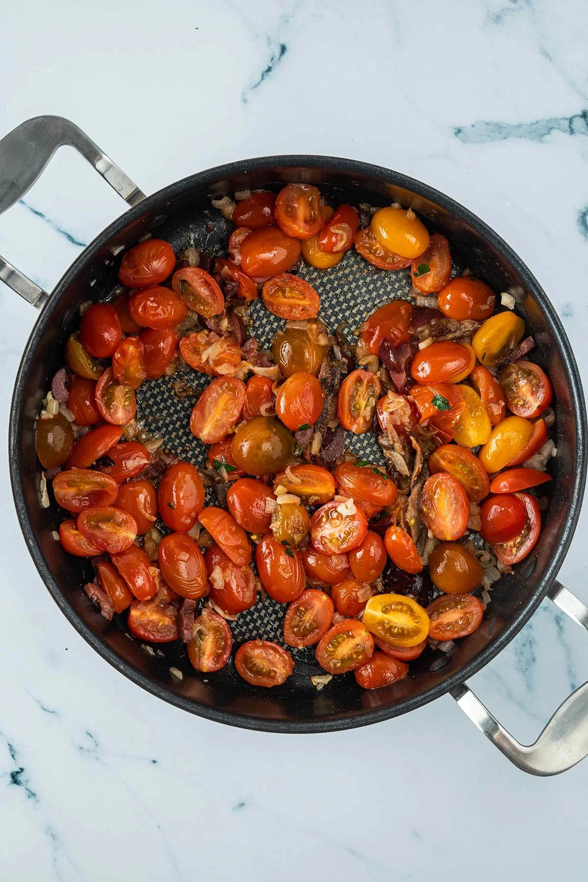 Spaghetti Tuna Puttanesca