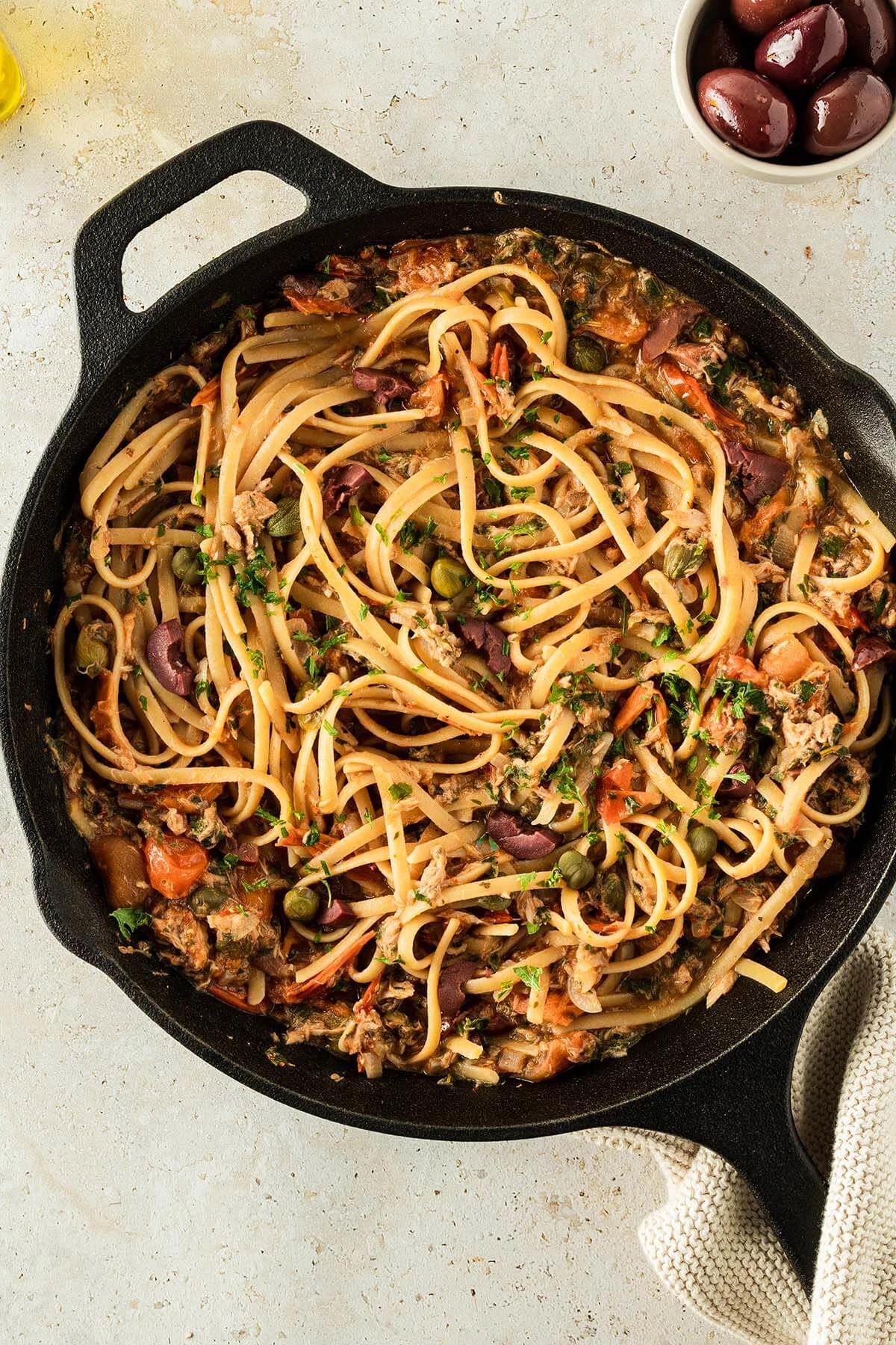 Spaghetti Tuna Puttanesca