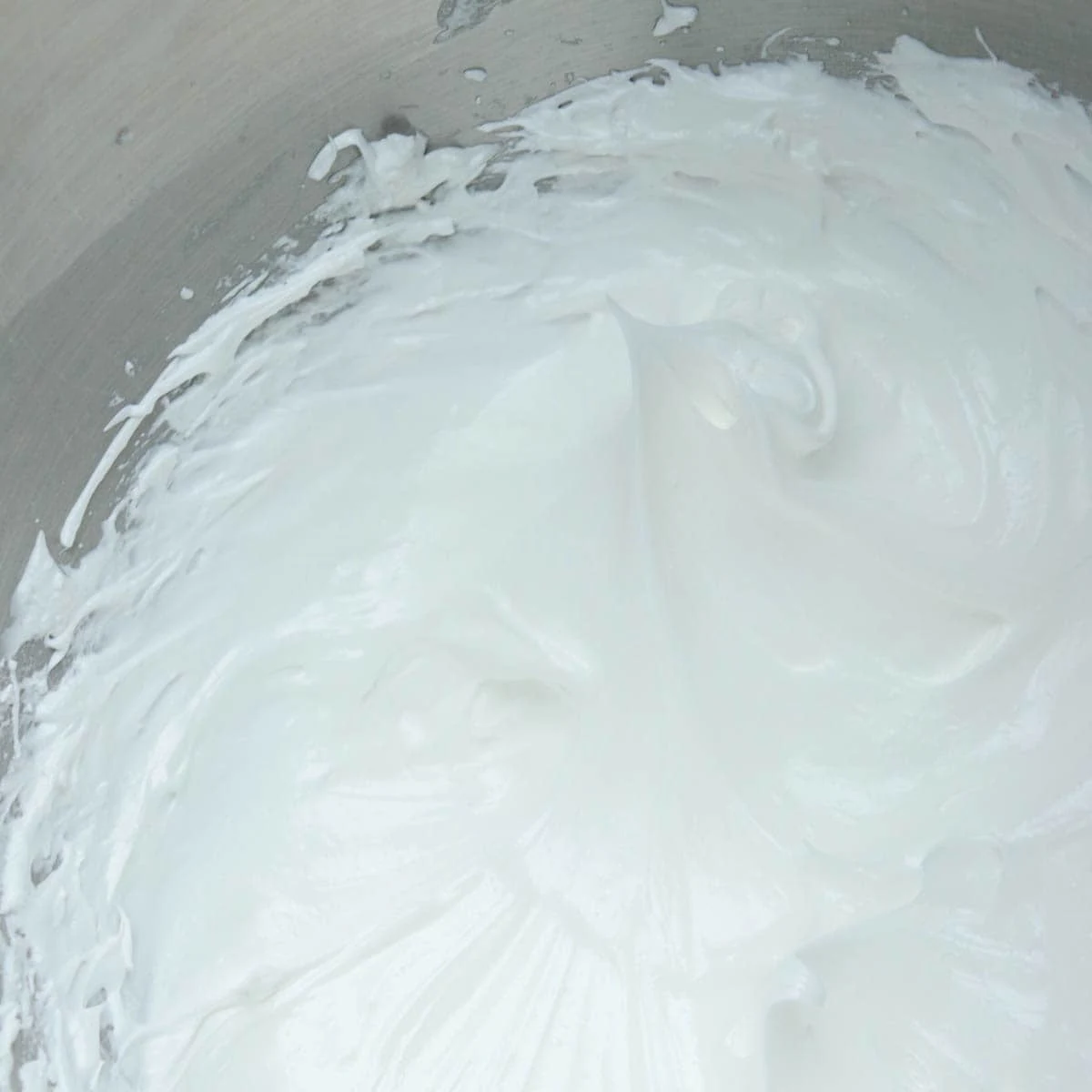 Vanilla Peppermint Meringues