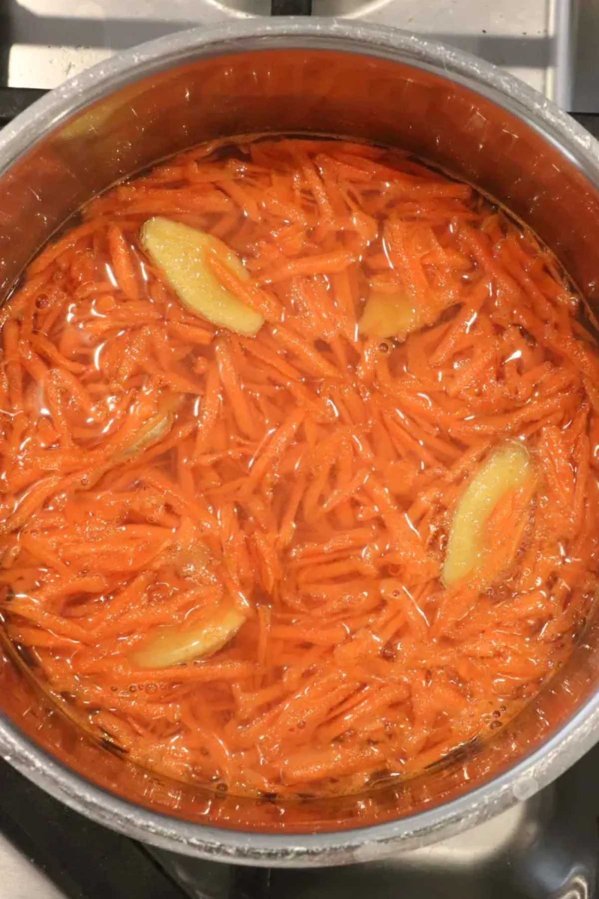 How to Make Simple Syrup (4 Unique Flavors)