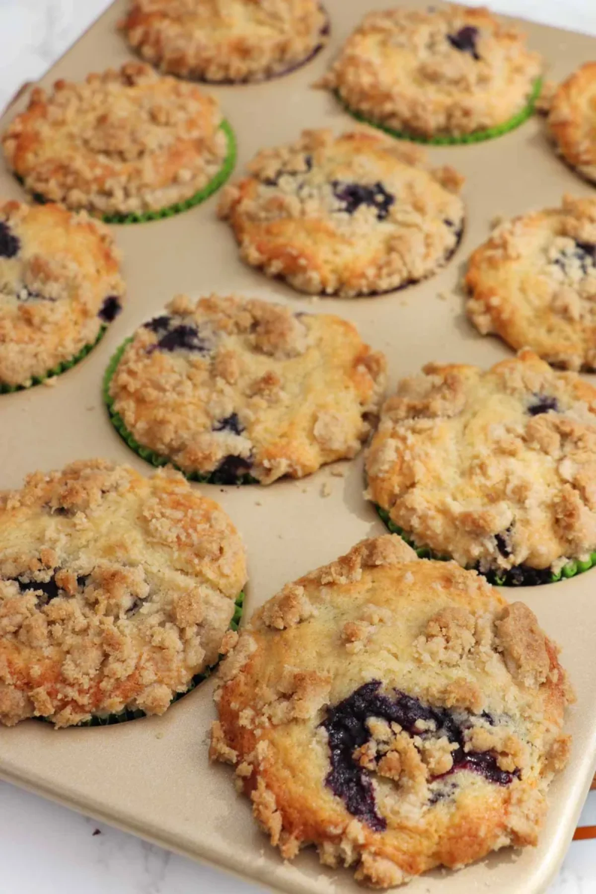 Blueberry Muffins with Crumb Topping