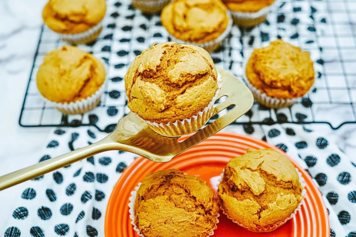2 Ingredient Pumpkin Muffins