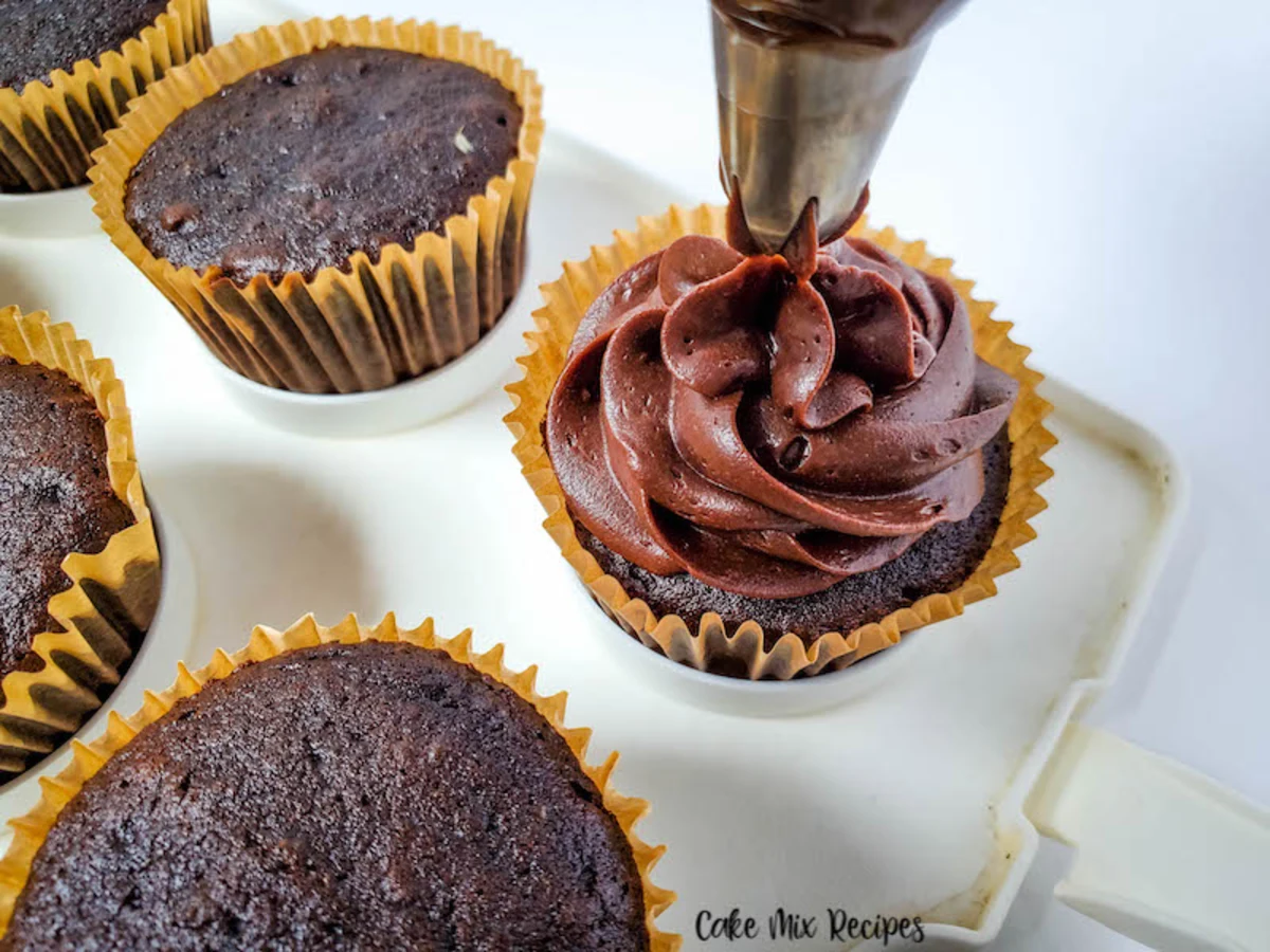 Chocolate Root Beer Cupcakes