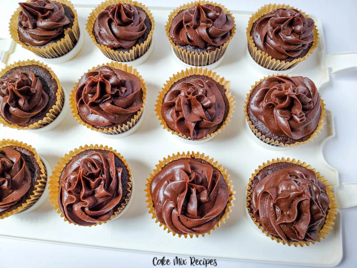 Chocolate Root Beer Cupcakes