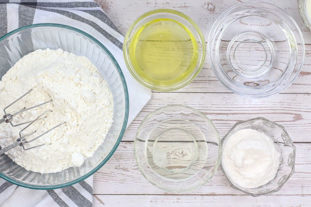 White Wedding Cake Cupcakes