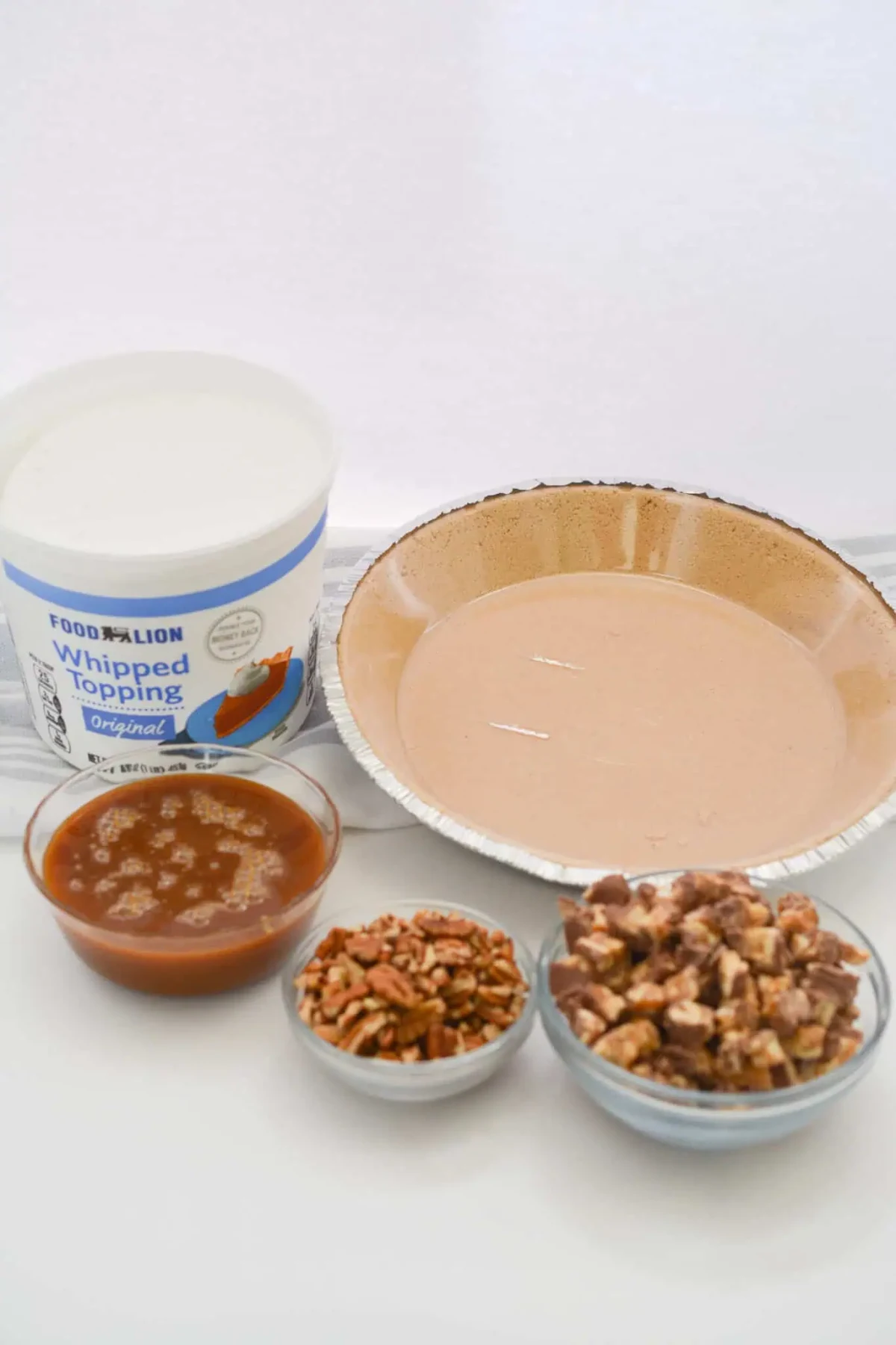 No Bake Snickers Pie