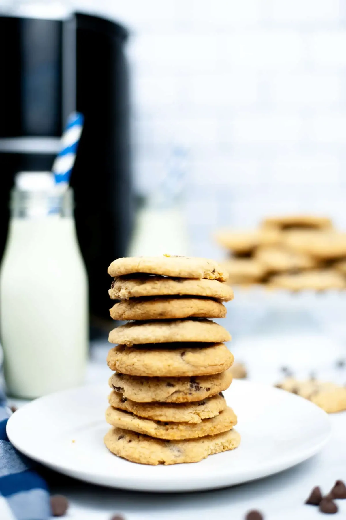 Air Fryer Bakery-Style Chocolate Chip Cookies