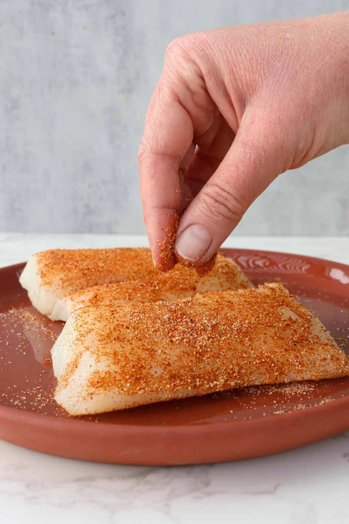 Seasoned Cod Fish with Lentils and Avocado