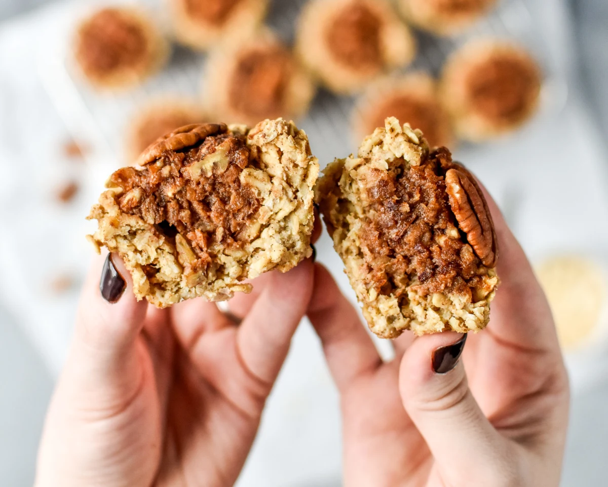 Pecan Pie Stuffed Oatmeal Breakfast Cups