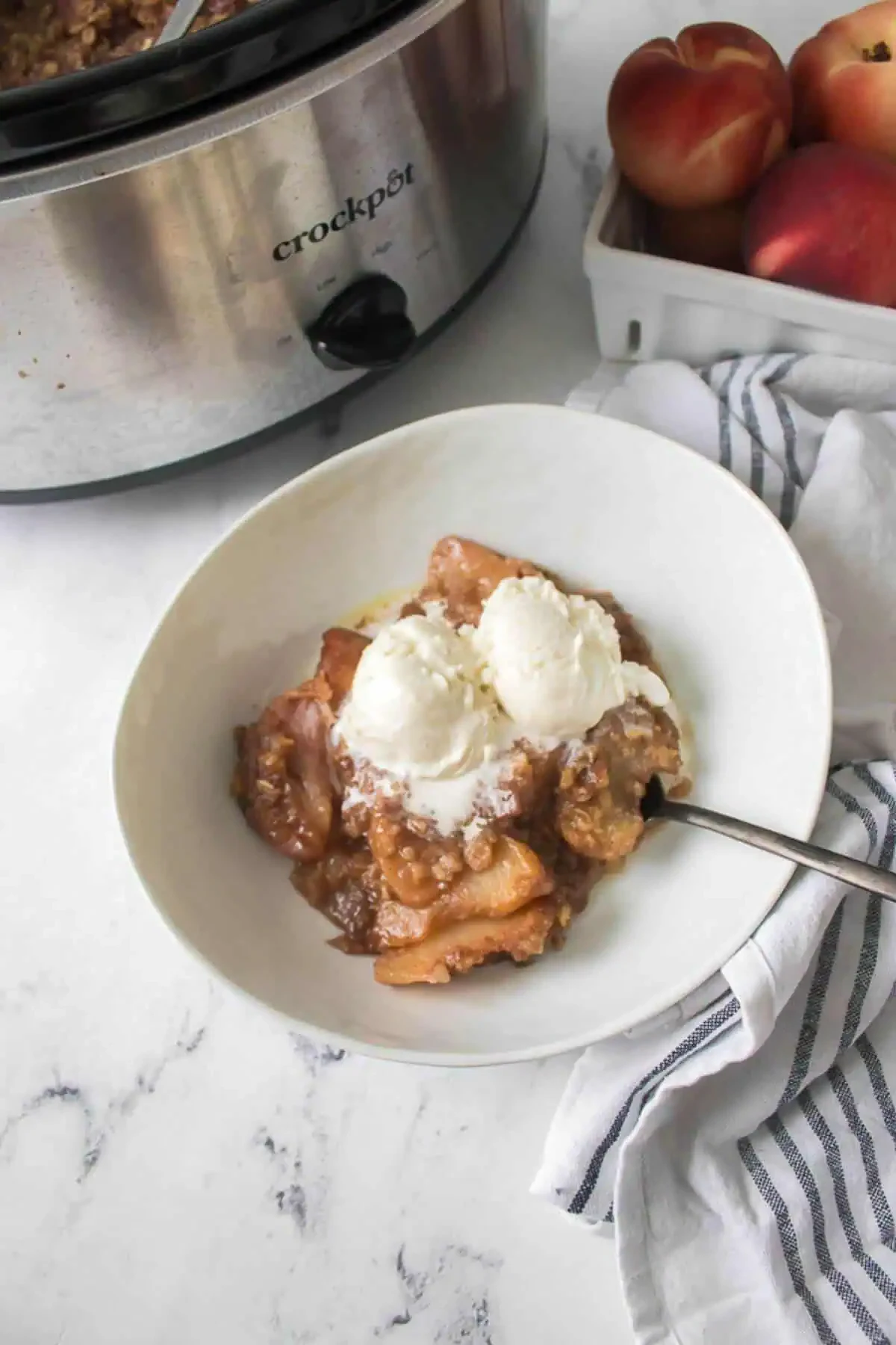 Crock Pot Peach Cobbler