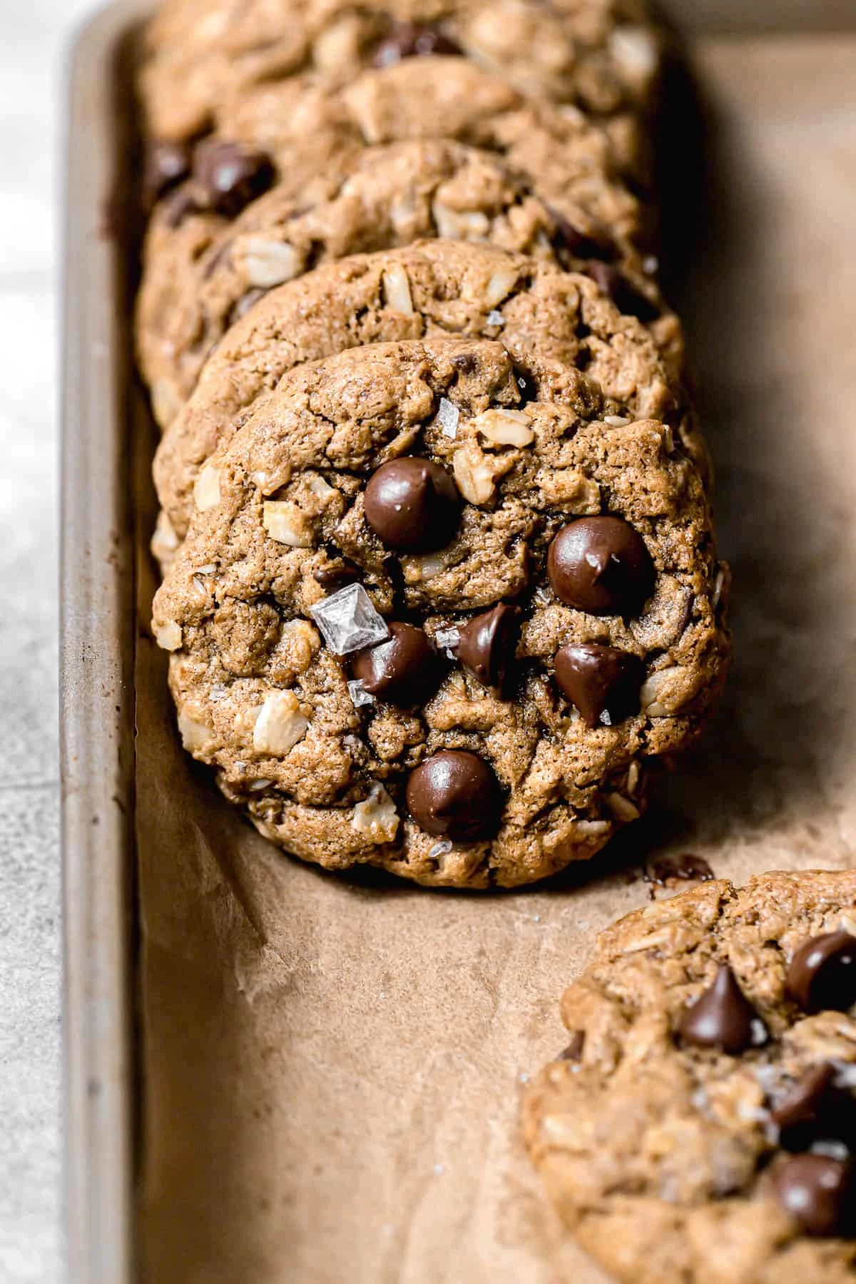Vegan Tahini Oatmeal Chocolate Chip Cookies