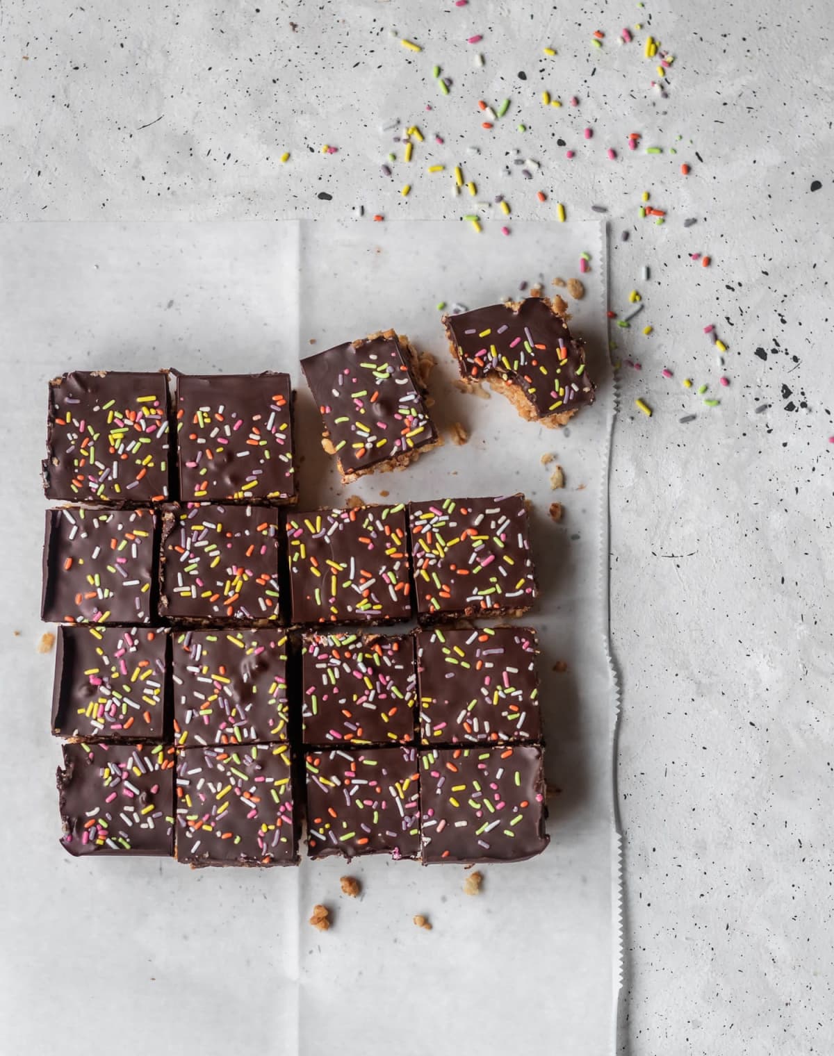 Crispy Chocolate Peanut Butter Bars [Vegan, Healthy, + No-Bake!]