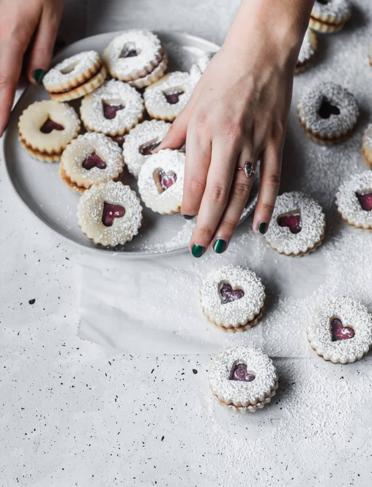 Shortbread Linzer Cookies With Raspberry Jam