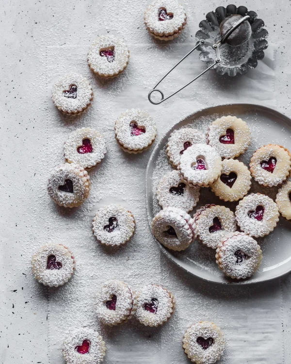 Shortbread Linzer Cookies With Raspberry Jam cover