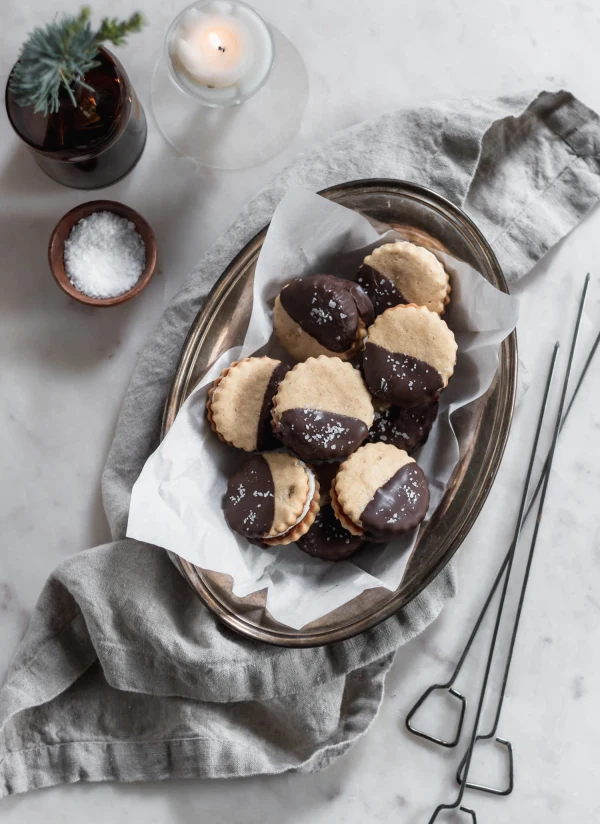 S’Mores Sandwich Cookies With Salted Caramel cover