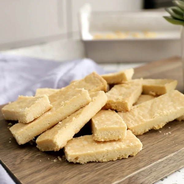 Best Ever 4-Ingredient Shortbread cover