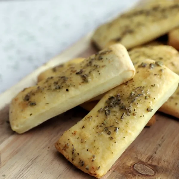 Easy Garlic Breadsticks cover