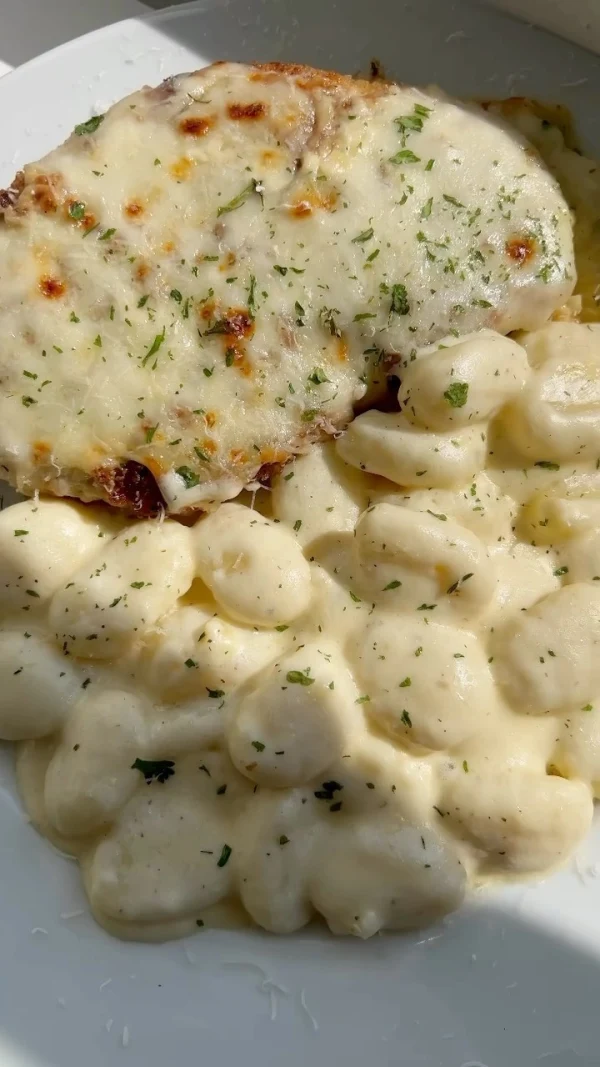 Alfredo Chicken Parm Pasta cover