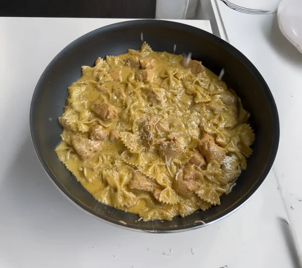 Pesto Chicken Pasta cover