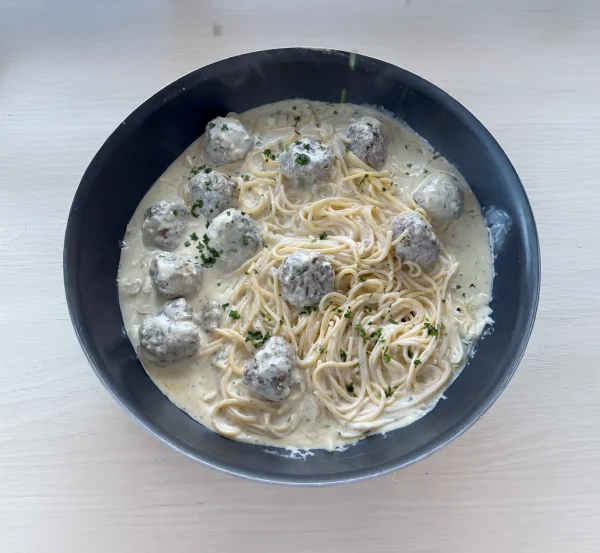 Alfredo Spaghetti with Meatballs cover