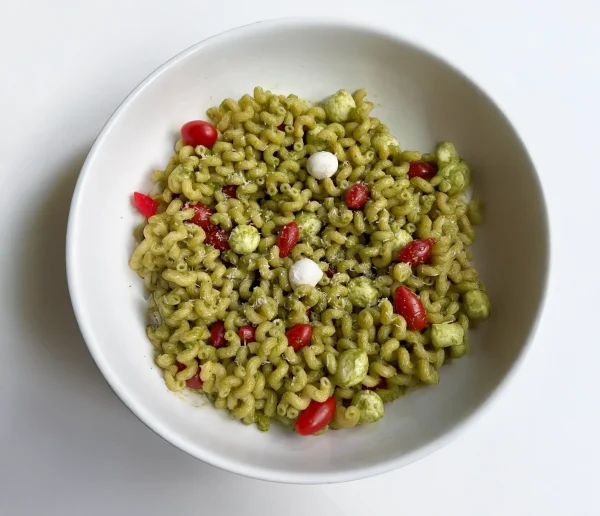 Pesto Caprese Pasta Salad cover