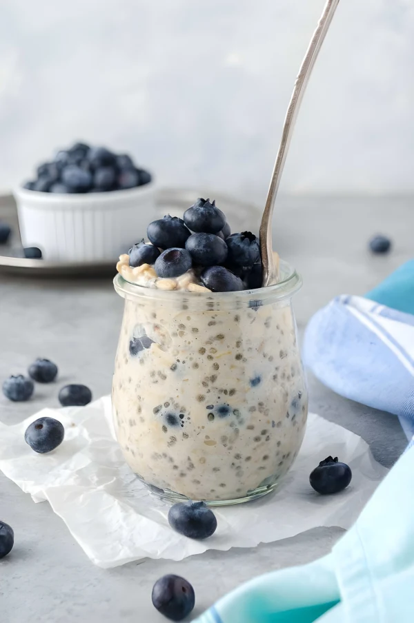 Blueberry Overnight Oats cover