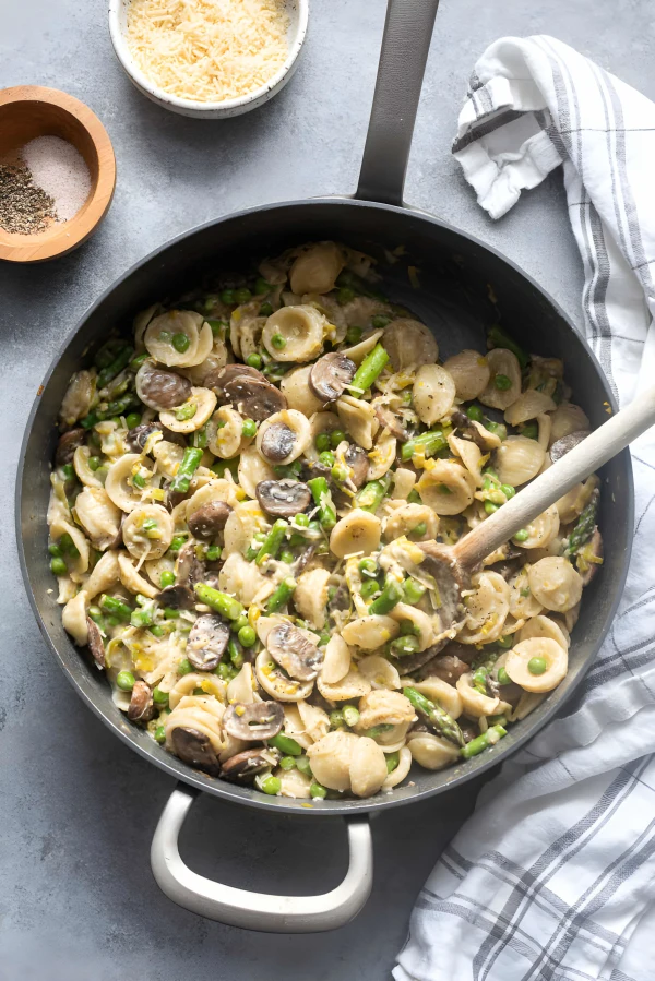 One Pot Spring Pasta Primavera cover