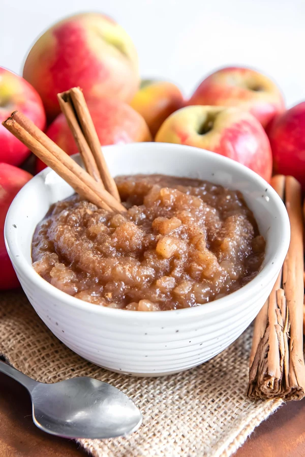 Easy Homemade Applesauce Recipe cover