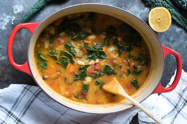 Easy White Bean and Kale Soup cover