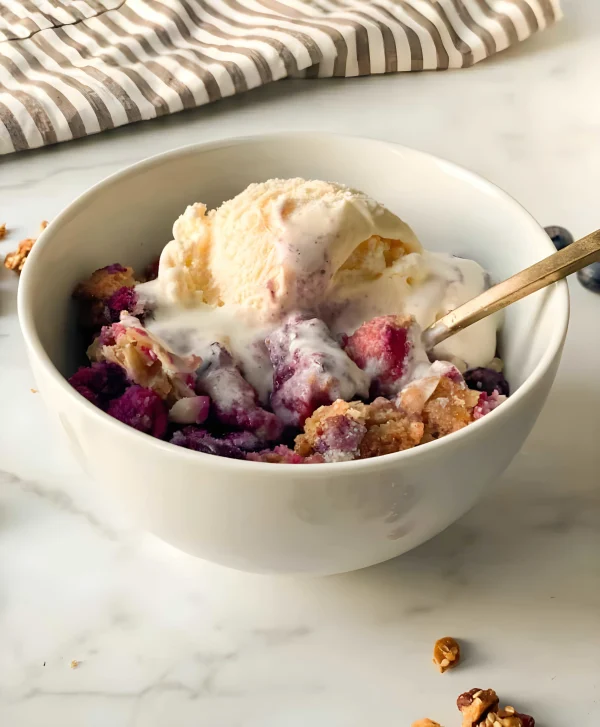 Paleo Vegan Berry Crumble cover