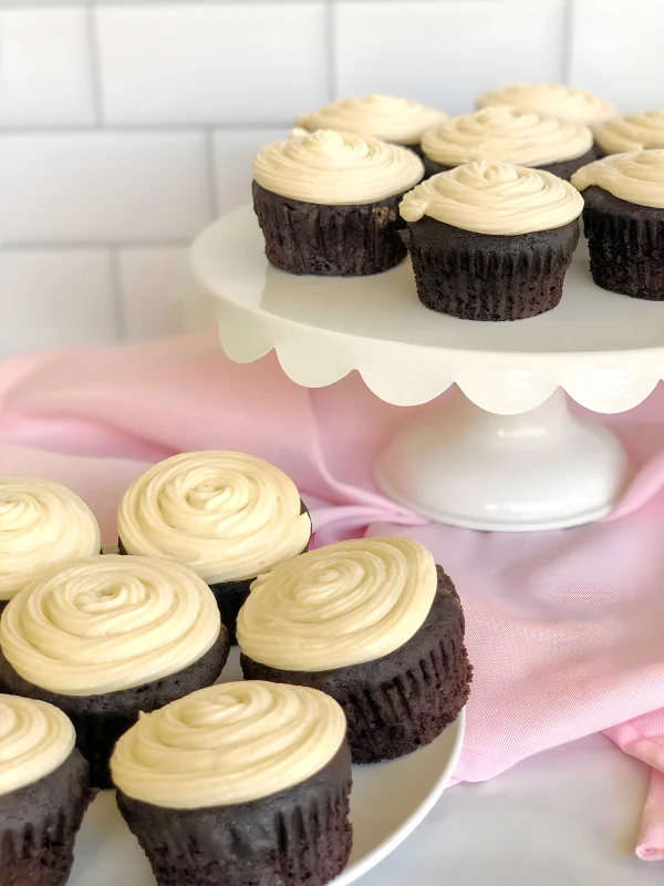 Easy Vegan Chocolate Cupcakes cover