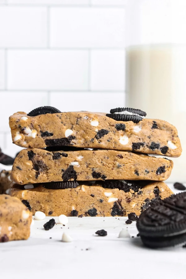 Cookies & Cream Protein Bars cover