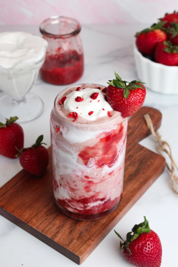 Strawberry Glaze Smoothie (Erewhon Copycat) cover